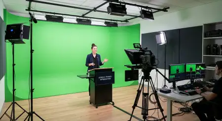 Green Screen Background For Webinars - Free Green Screen Background Download