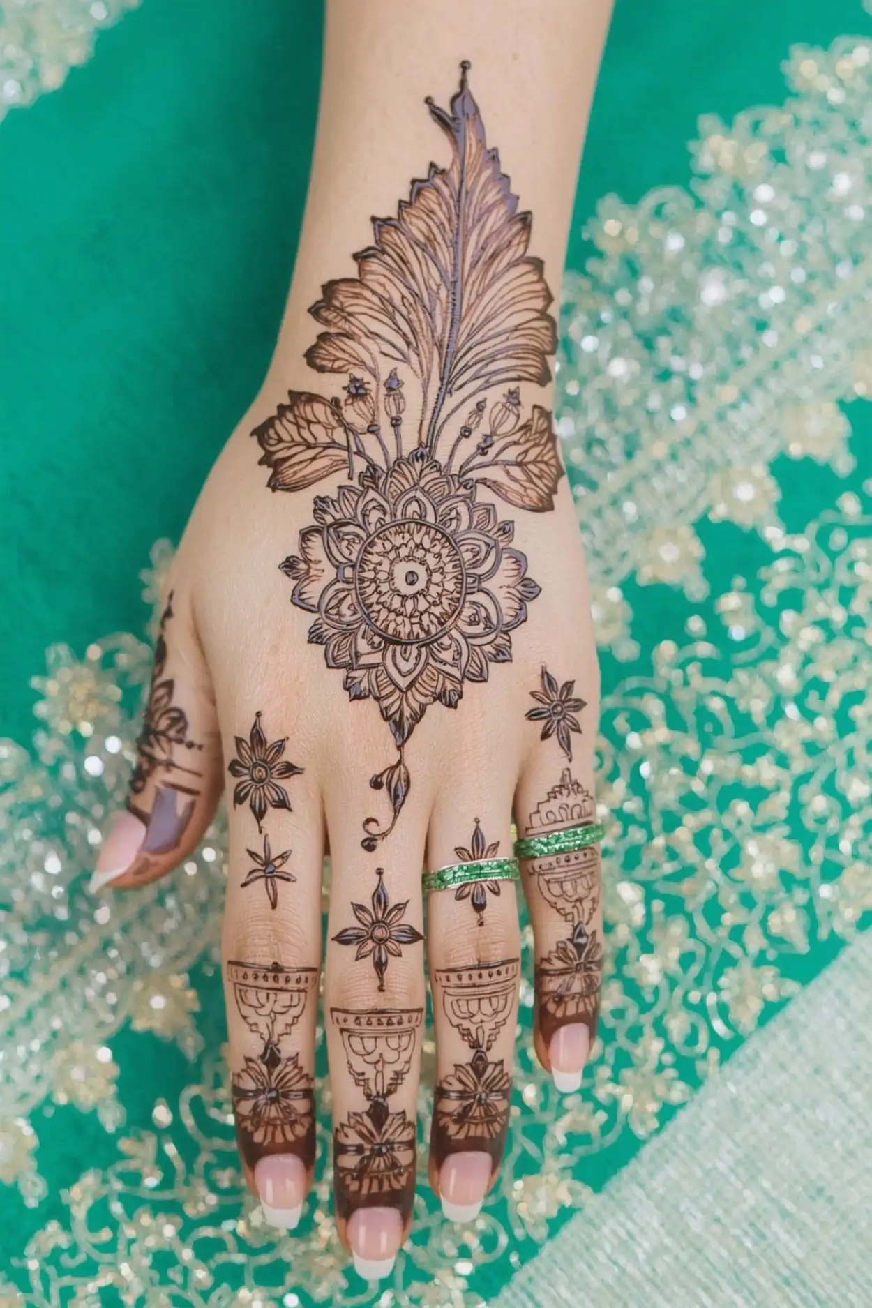 heart shape mehndi design for sawan