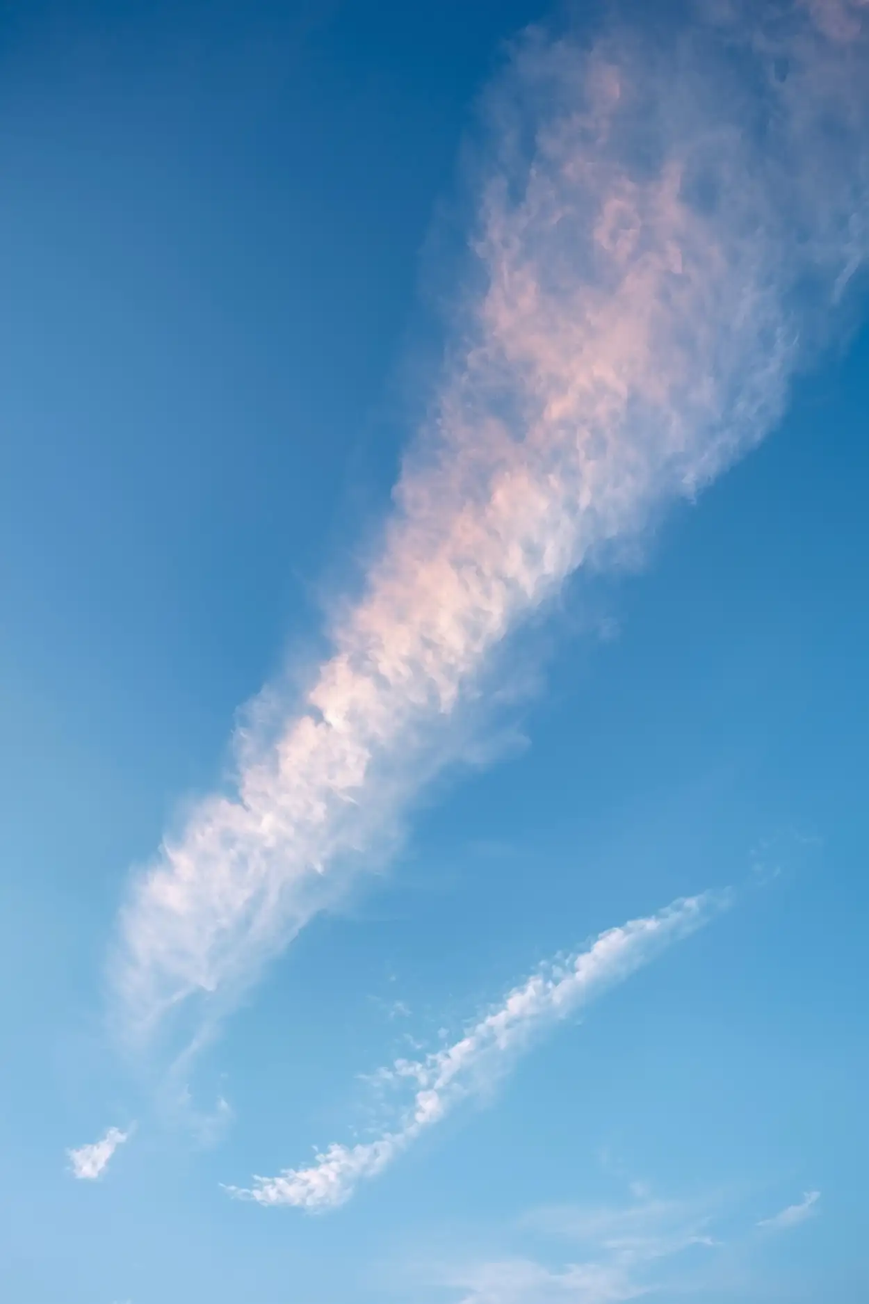 Republic Day Patriotic Background With Blue Sky India - Royalty Free Patriotic Background For Republic Day India Image | Pngmagic Free Download Republic Day Patriotic Background With Blue Sky India - High Quality Patriotic Background For Republic Day India Background